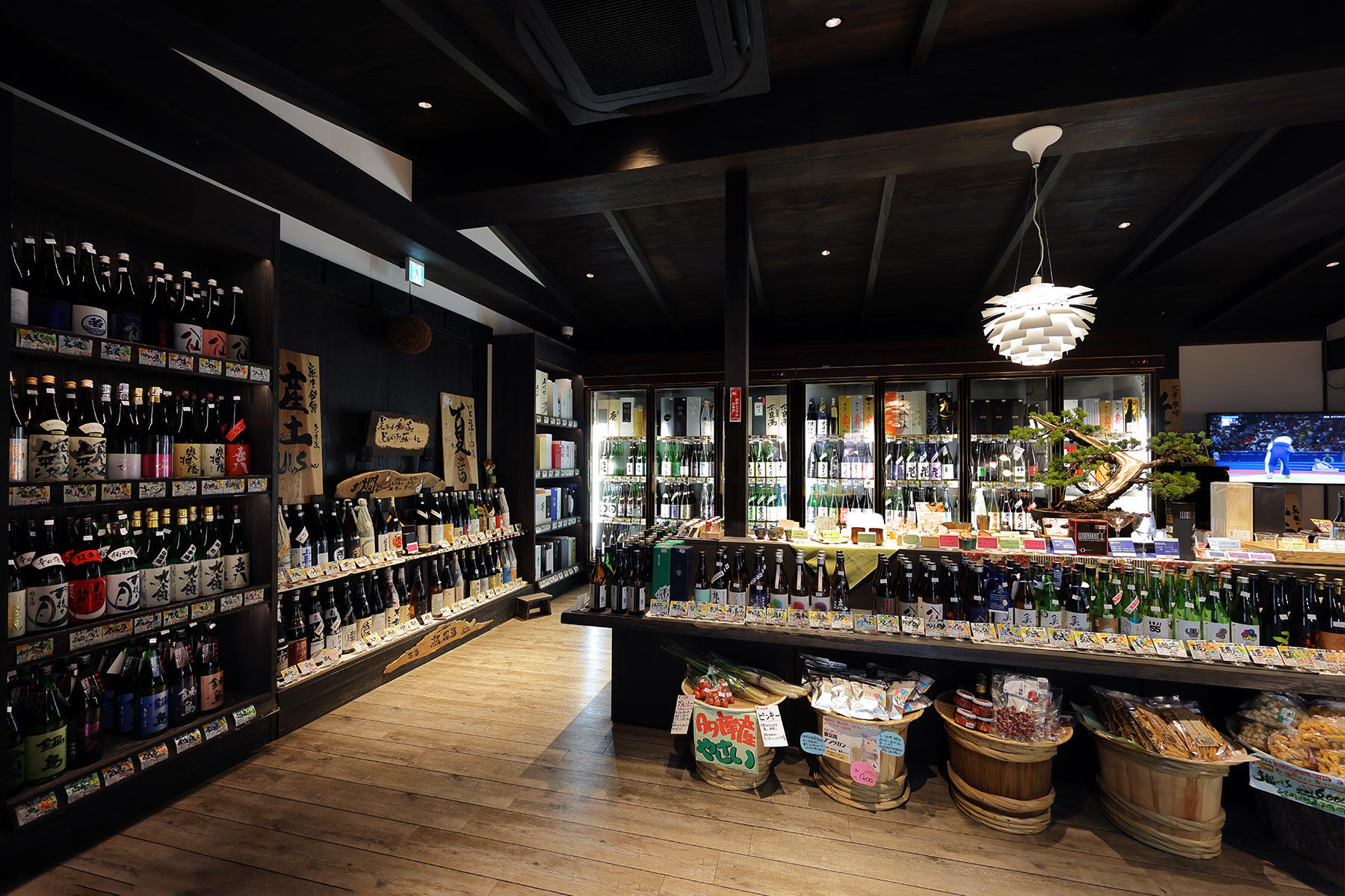 あとから増築した店内部分