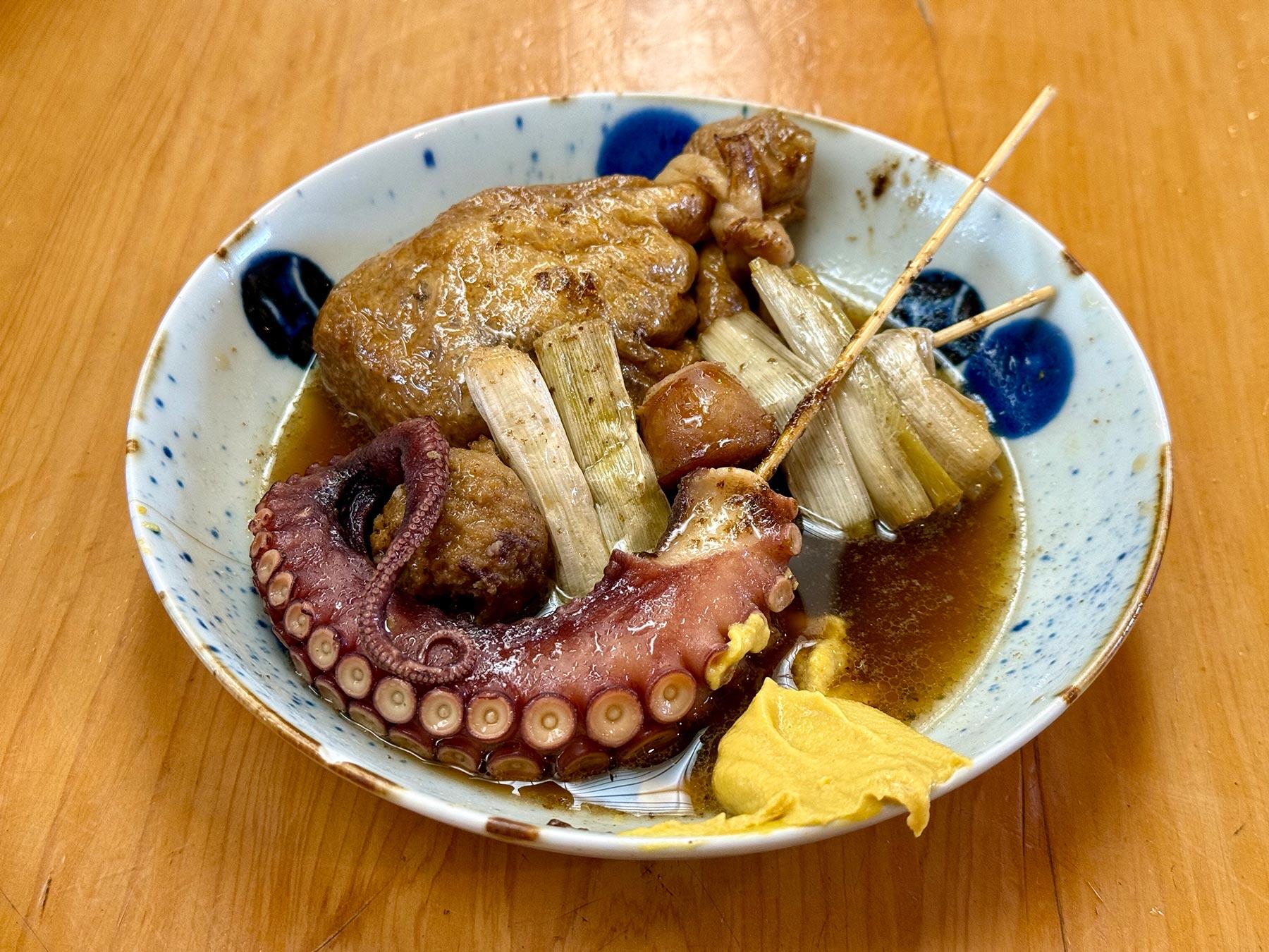 ネギとソーセージ、つみれのコンビネーション「ねぎま」