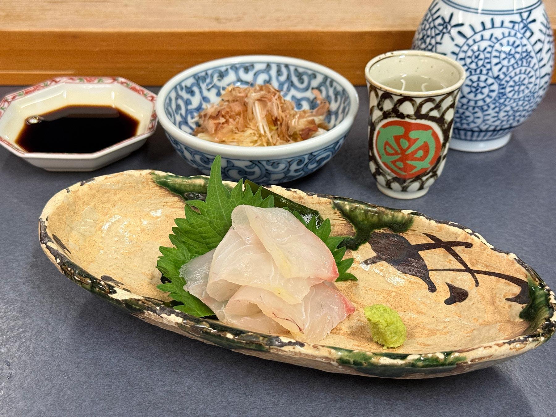 真鯛の刺身と「スライスらっきょう」