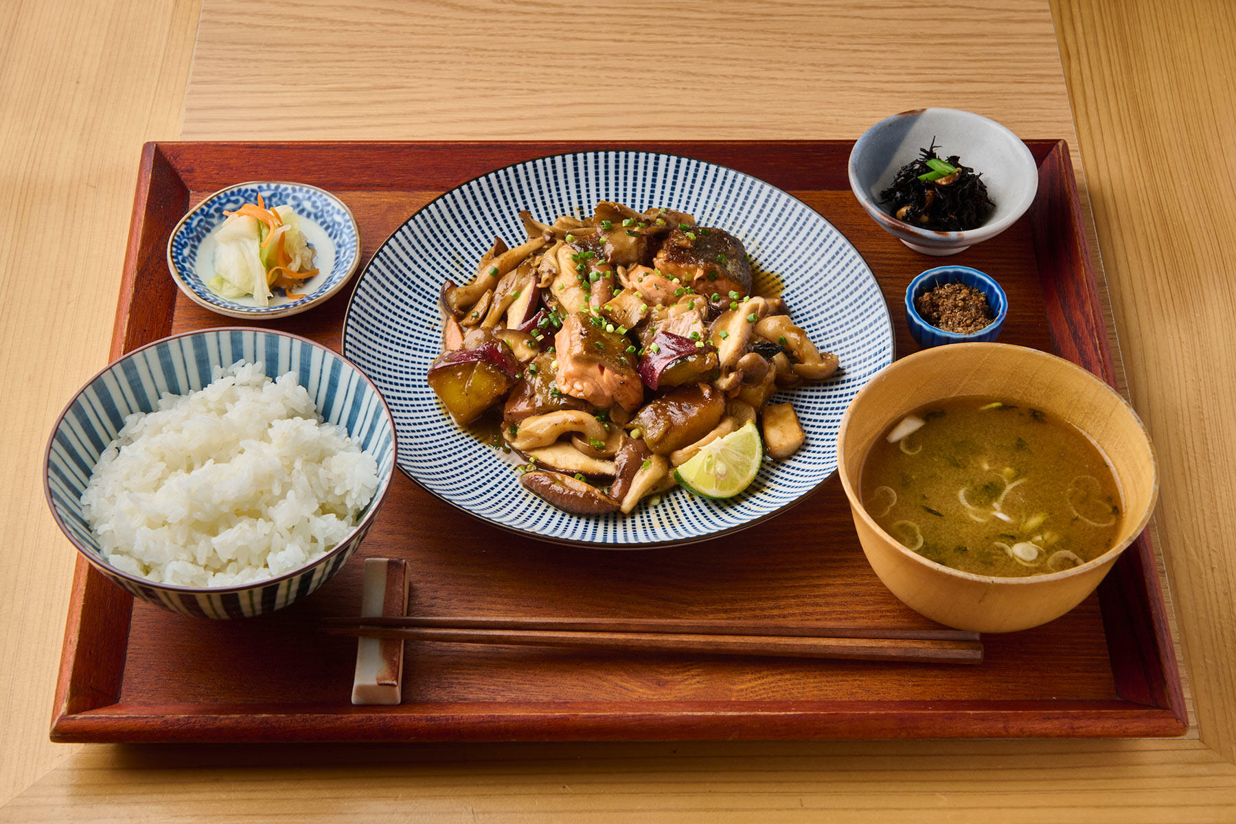 宮城女川産鮭ときのこの焦がし醤油バター定食