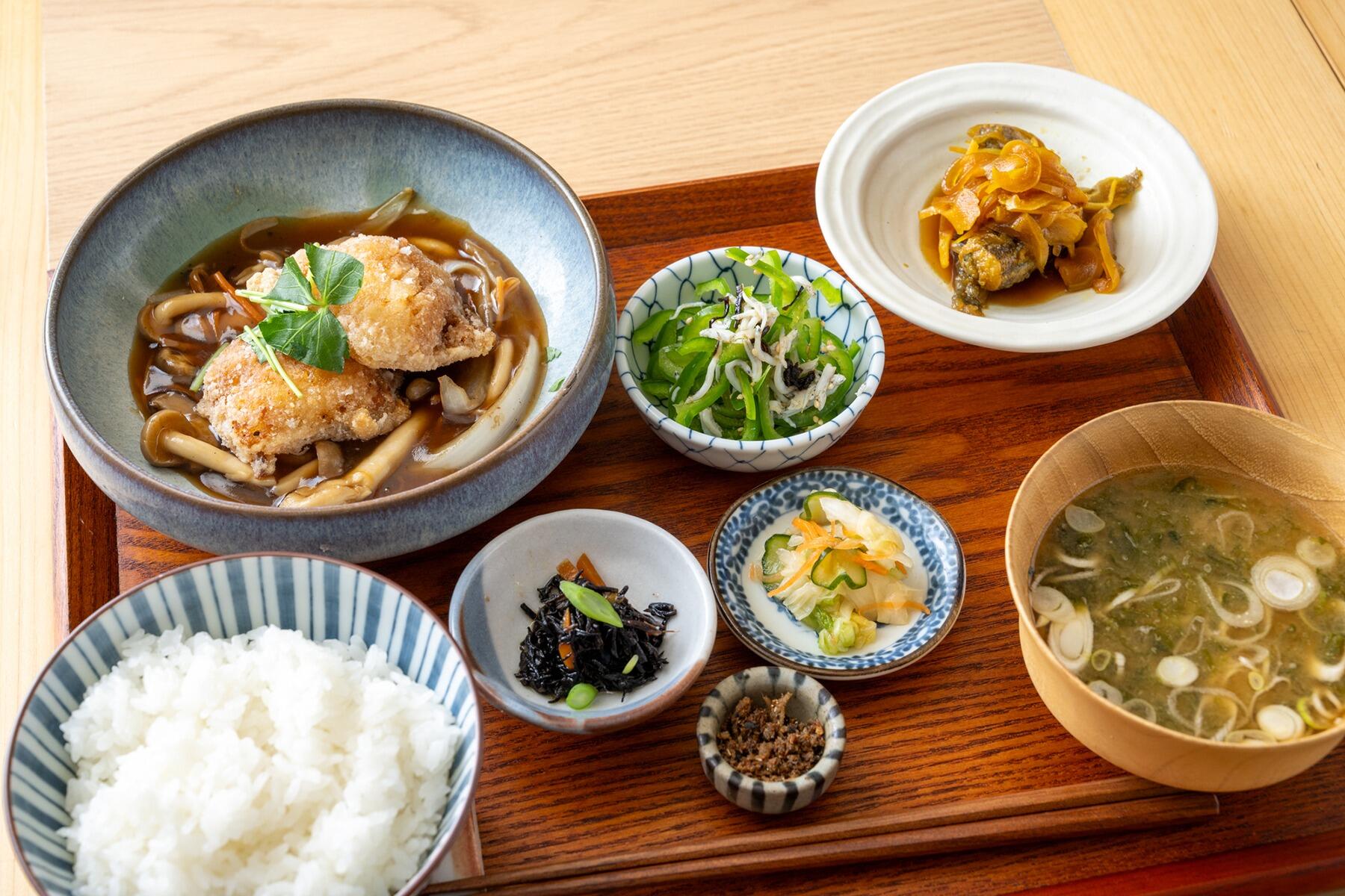 福島県産アンコウのきのこあんかけ定食