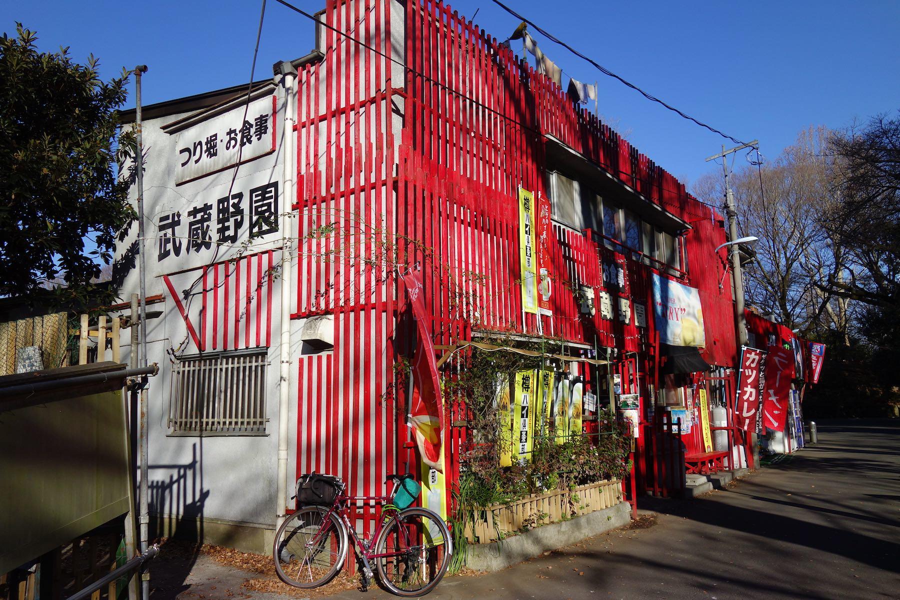 冬の平日だったから閑散としていたが、休日は賑やかだと思う。たぶん。