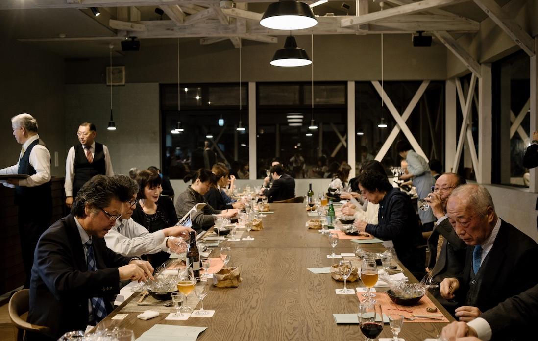 普段は和食を供する「一条谷レストラント」。この日は、一夜限りのジビエの夕餉を催し、別の顔。会が終われば、いつもの姿に戻る。まるで、シンデレラのように。