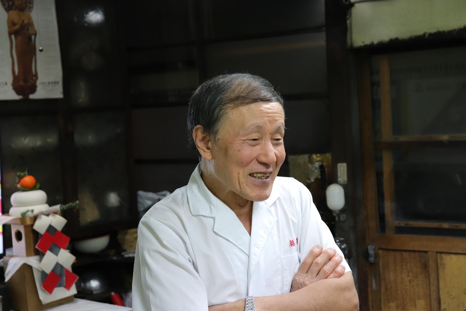 店主の小林克也さん。本人曰く28歳!機知とユーモアにあふれた会話は感動もの。