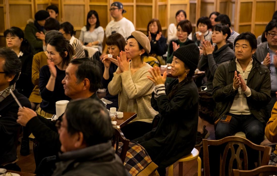 トークショー後も上映後も、みなさんの温かい拍手に、ゲストもうるうる。