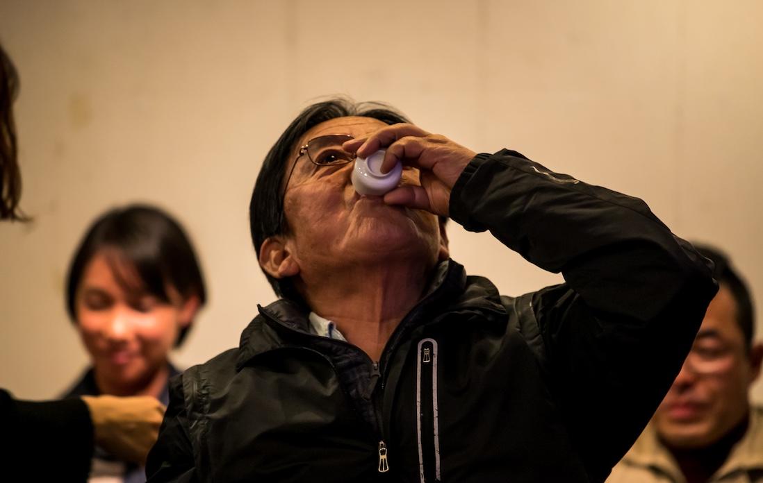 みなさんの美しき呑み姿、とくとご覧ください。