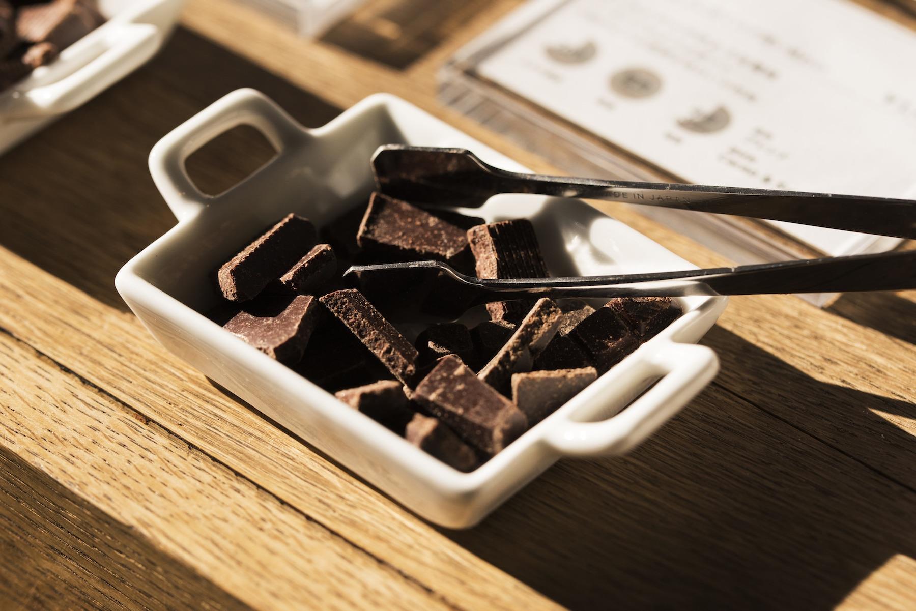 ビーン・トゥ・バーの考えが広まり、良質なカカオ豆と砂糖だけでチョコレートがつくられることが多くなった。