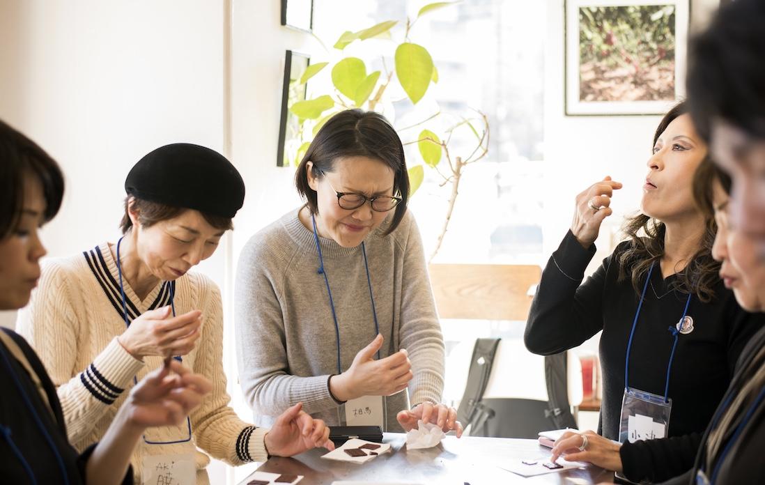 カカオ豆、カカオマス、チョコレート、驚くほどに味わいが違います。