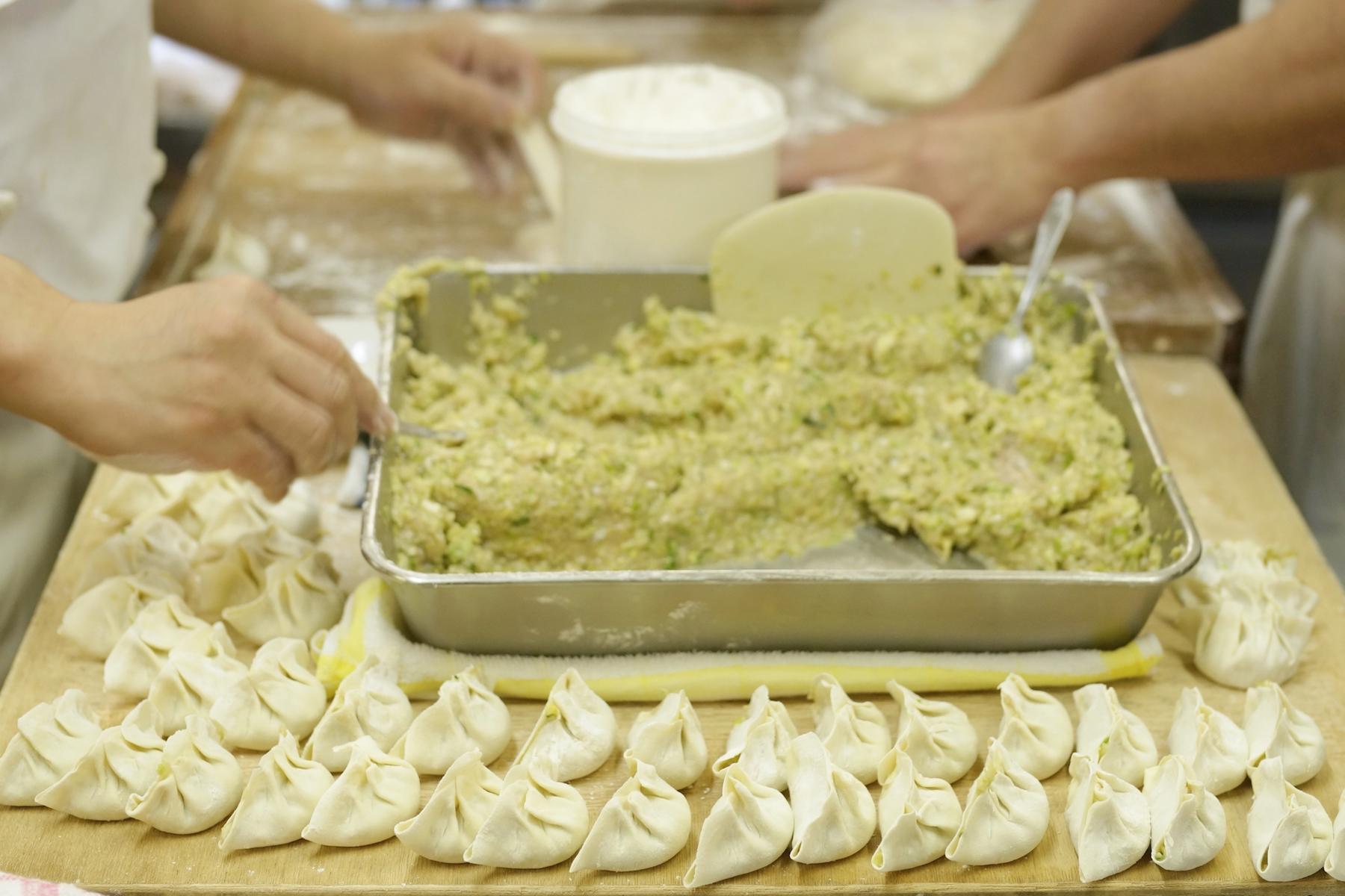 ジュワーッと焼きます