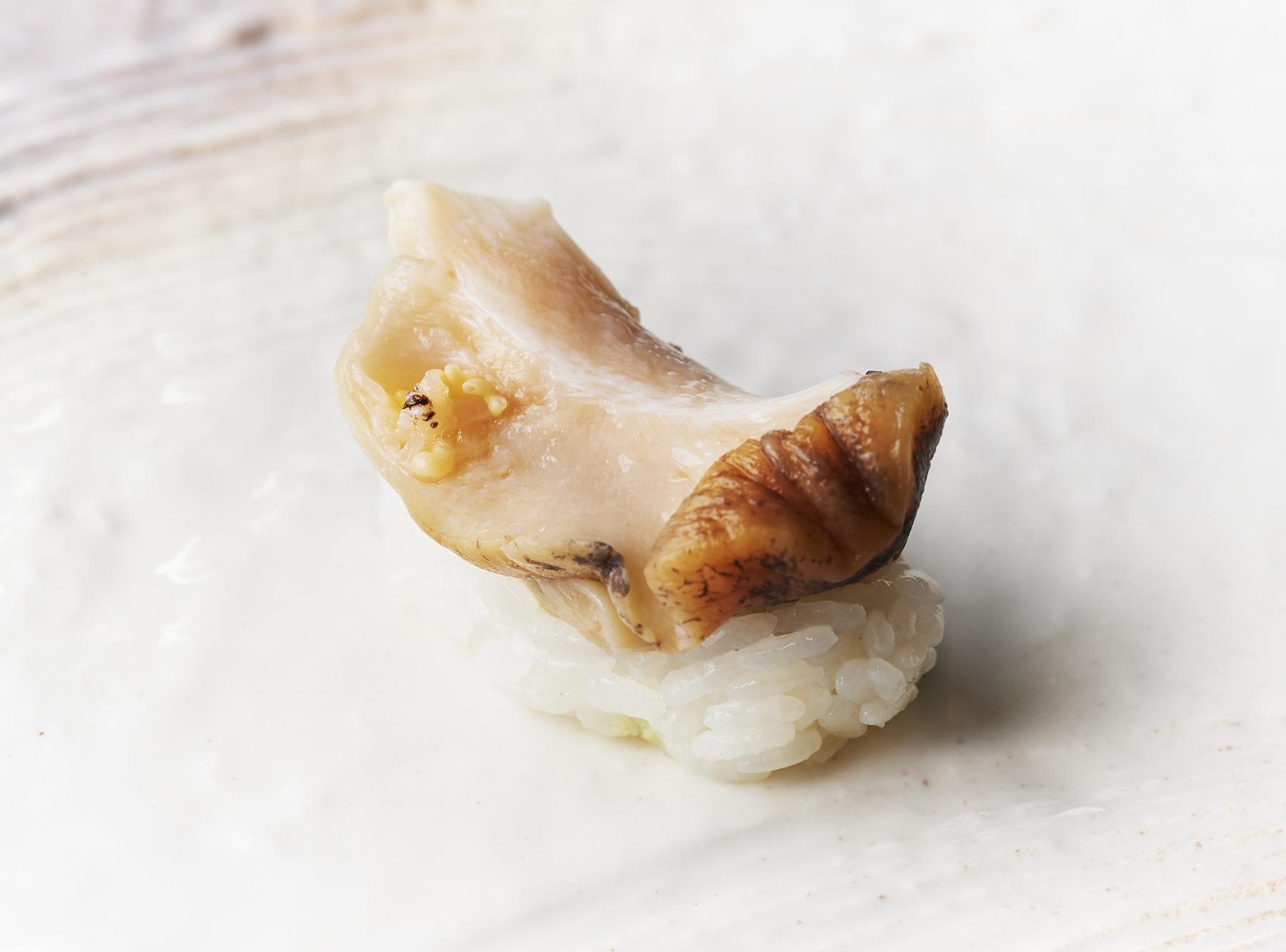 三河湾の魚介でオススメを聞けば、大将は真っ先に貝類を挙げる。中でも西貝をぜひ!