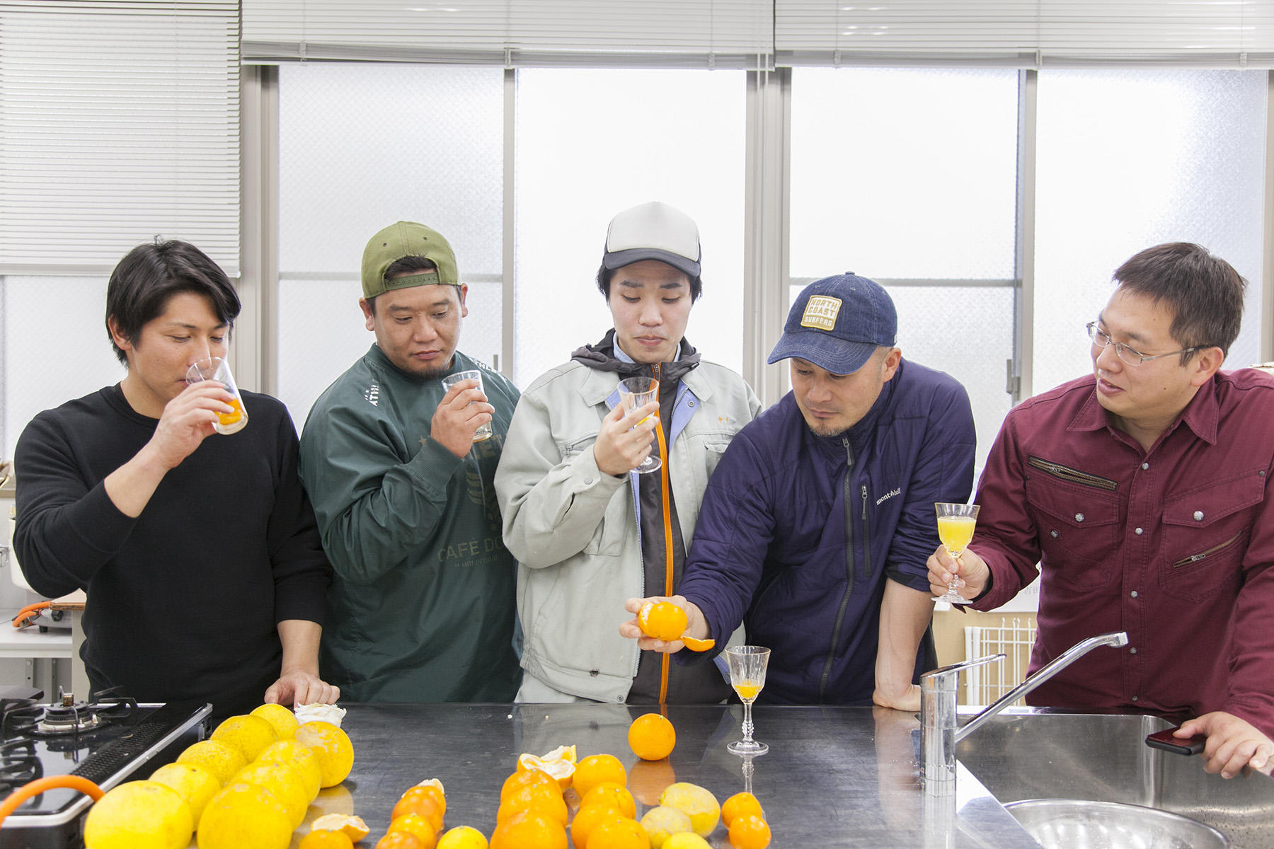 即興カクテルながら、素材の良さもあり、爽やかなおいしさが広がる。