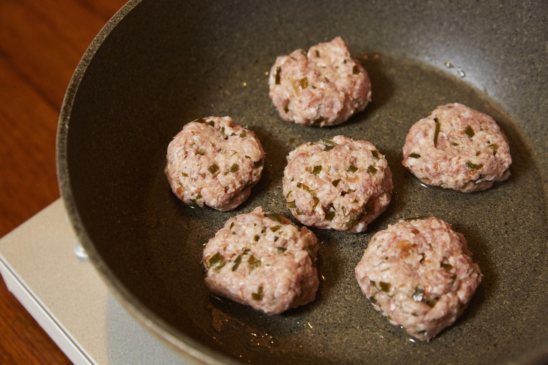 しっとり蒸し焼きにする
