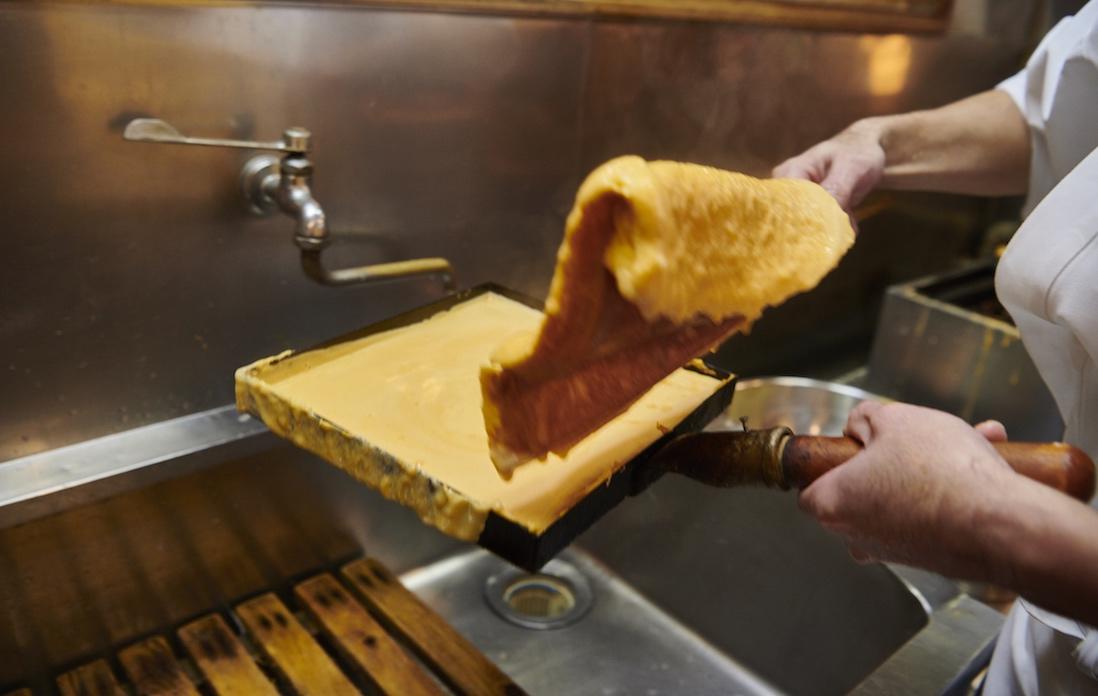 裏返す刹那、神業の如し。