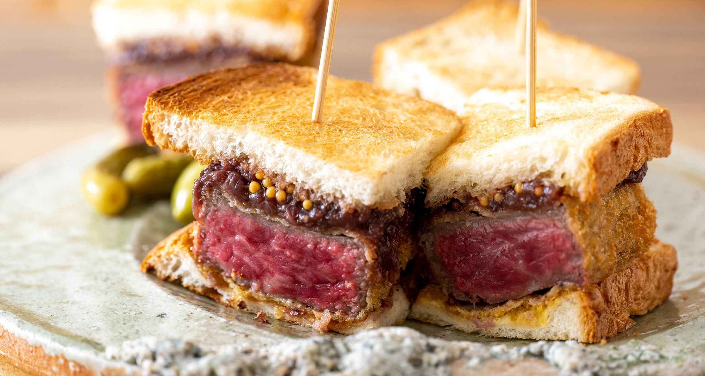 神楽坂「BOLT」のビストロ肉サンド