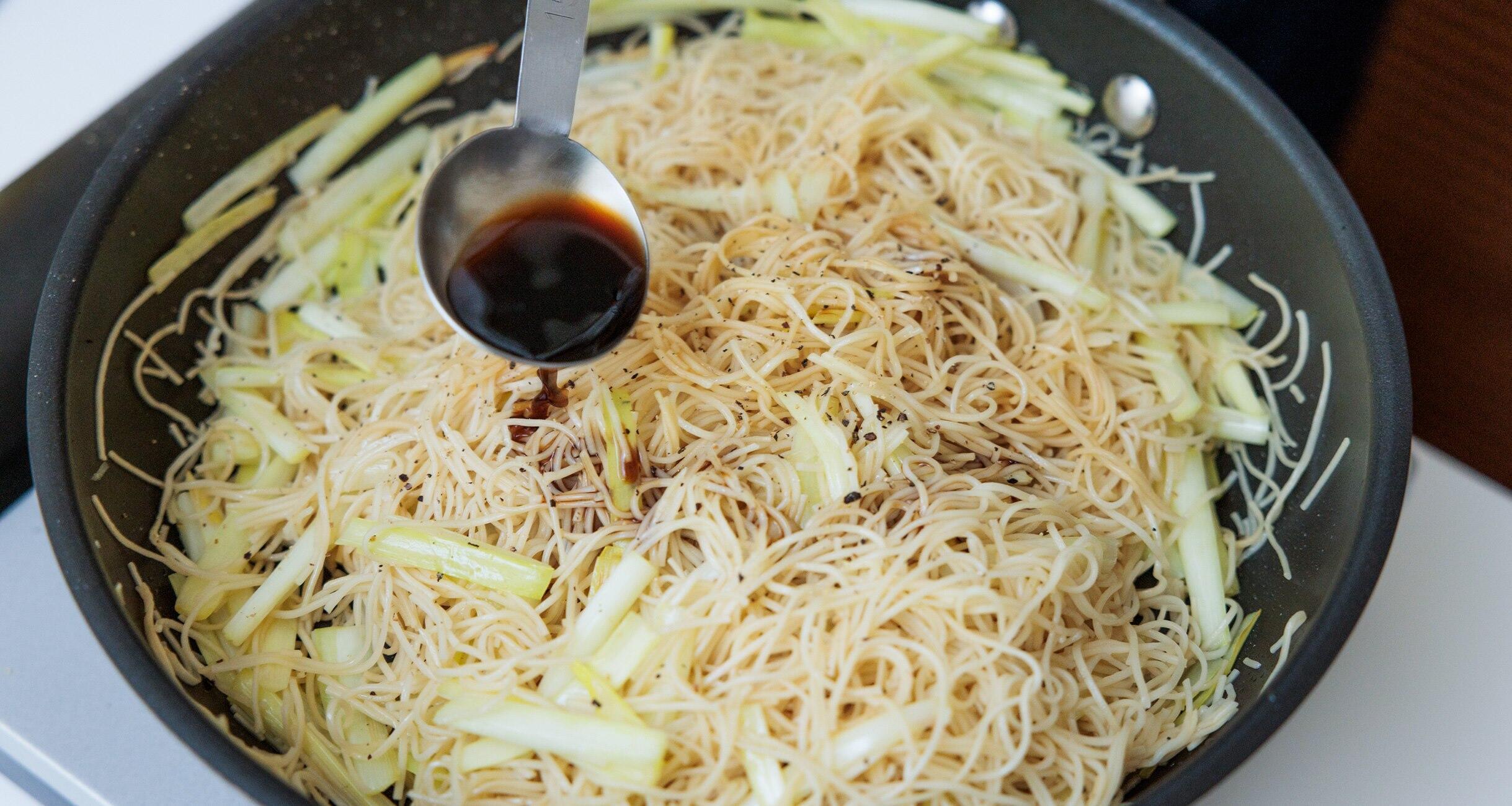 あっさりとした食べ心地の「香港的」焼きそば