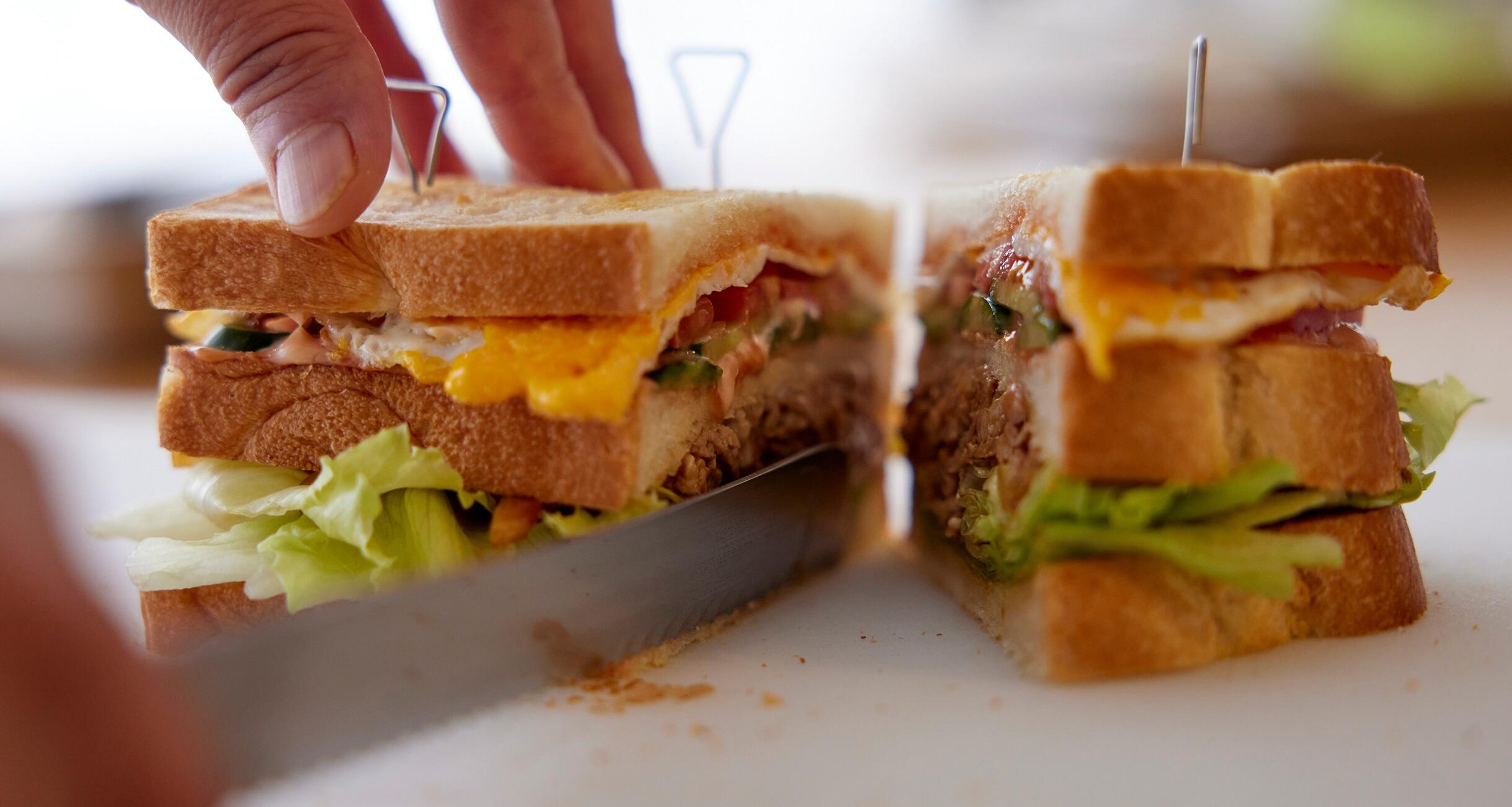 坂田阿希子さんの「洋食店のサンドイッチ」