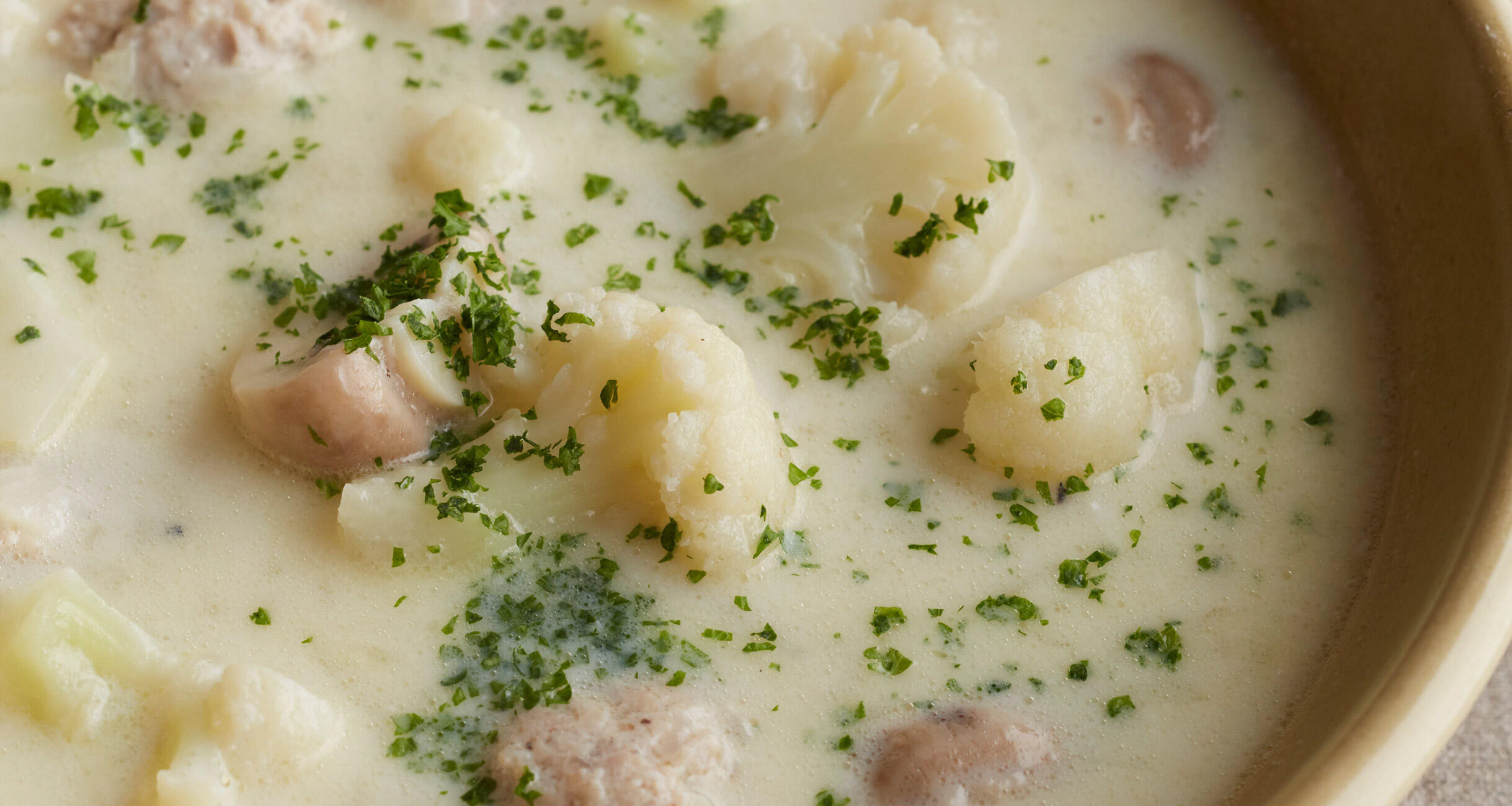 カリフラワーとミートボールのクリームスープ