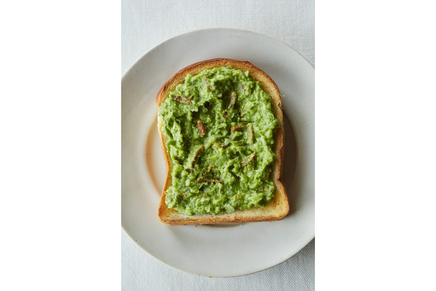 ベーコンの旨味とブロッコリーの甘味が好相性“ブロッコリークリームトースト”