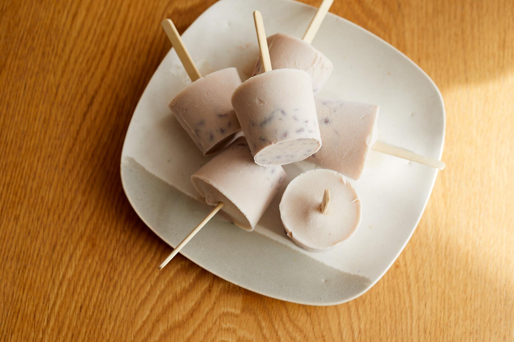 飽きのこない自然な甘味が魅力の“あずきアイスキャンディー”