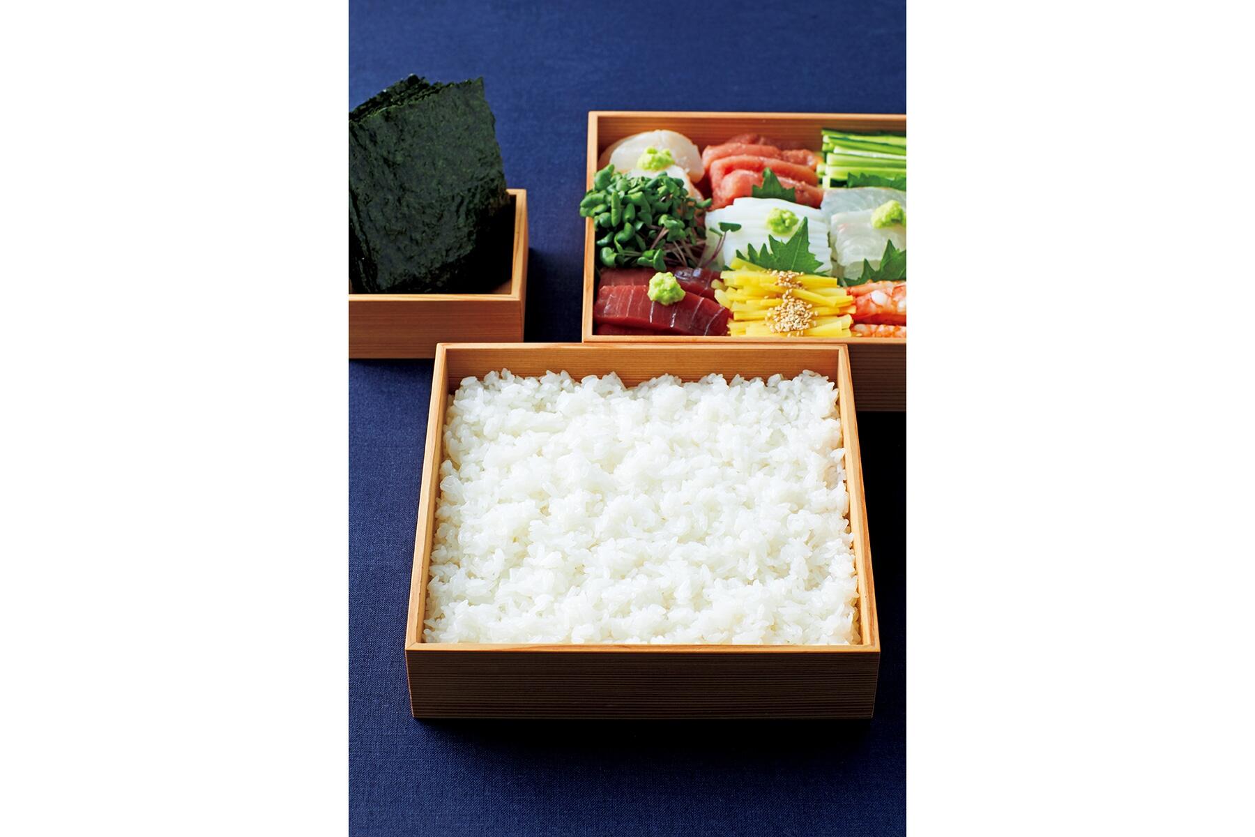 みんなでワイワイ楽しむ“手巻き寿司”