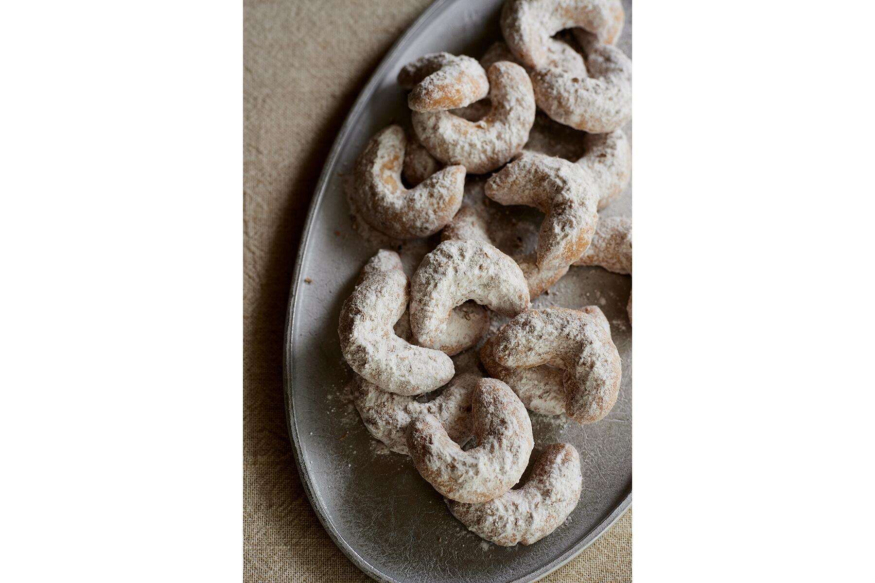 香ばしい生地とアニスの風味が絶妙な“メキシカンウエディングケーキ”