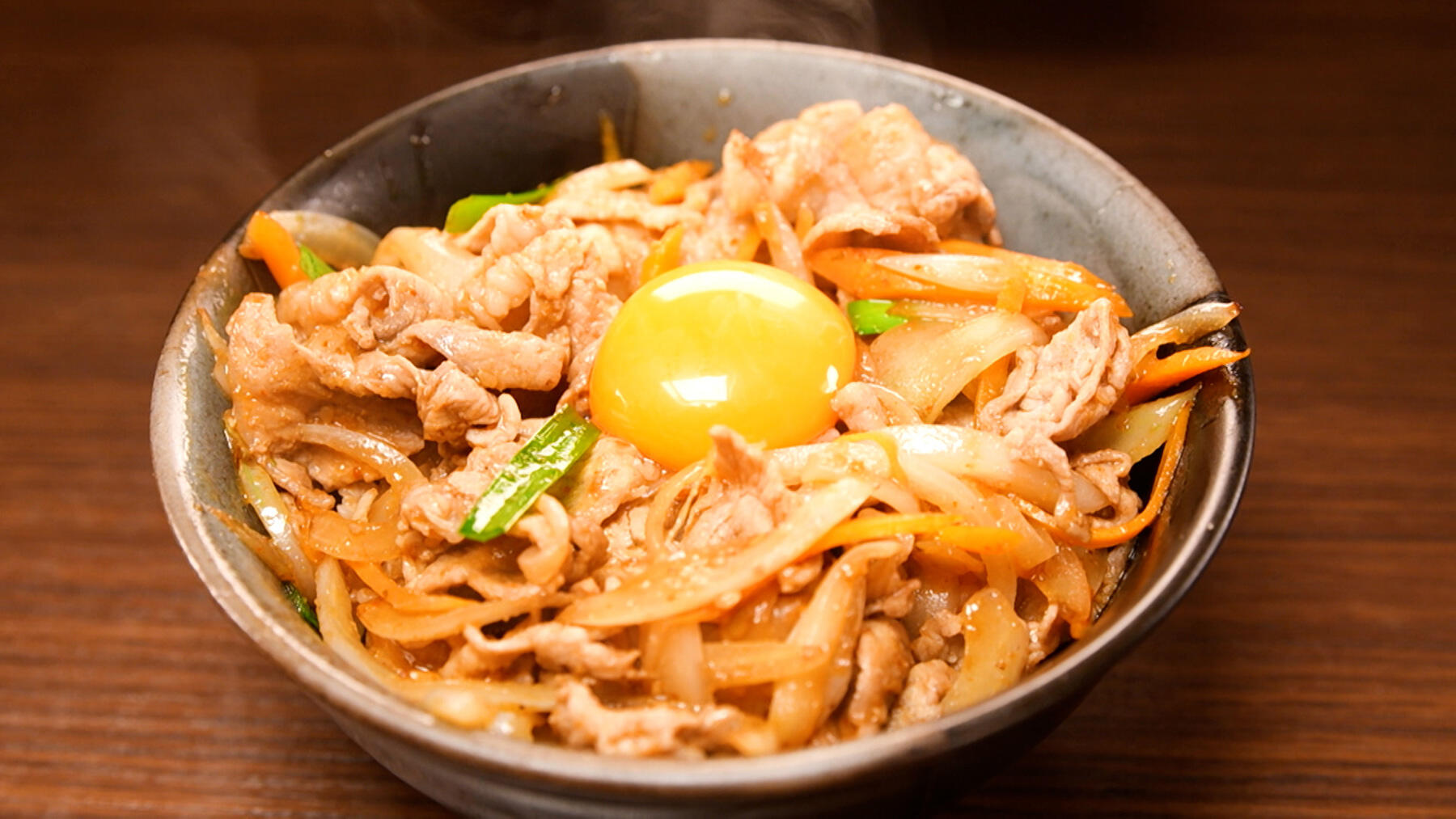 甘辛味のタレがガツンと効いた“スタミナ丼”