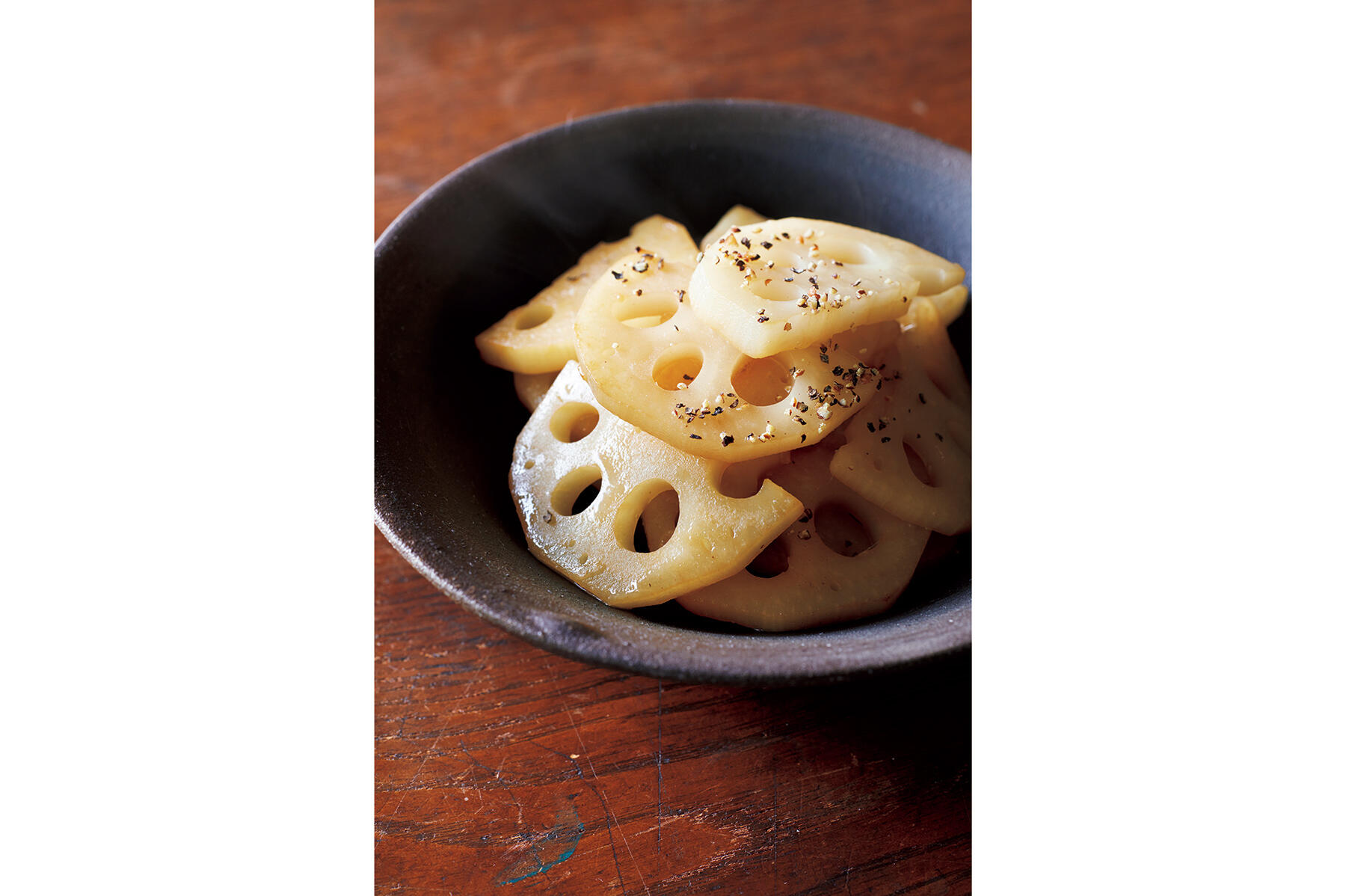 歯ざわりを楽しむ“れんこんのバター醤油炒め”