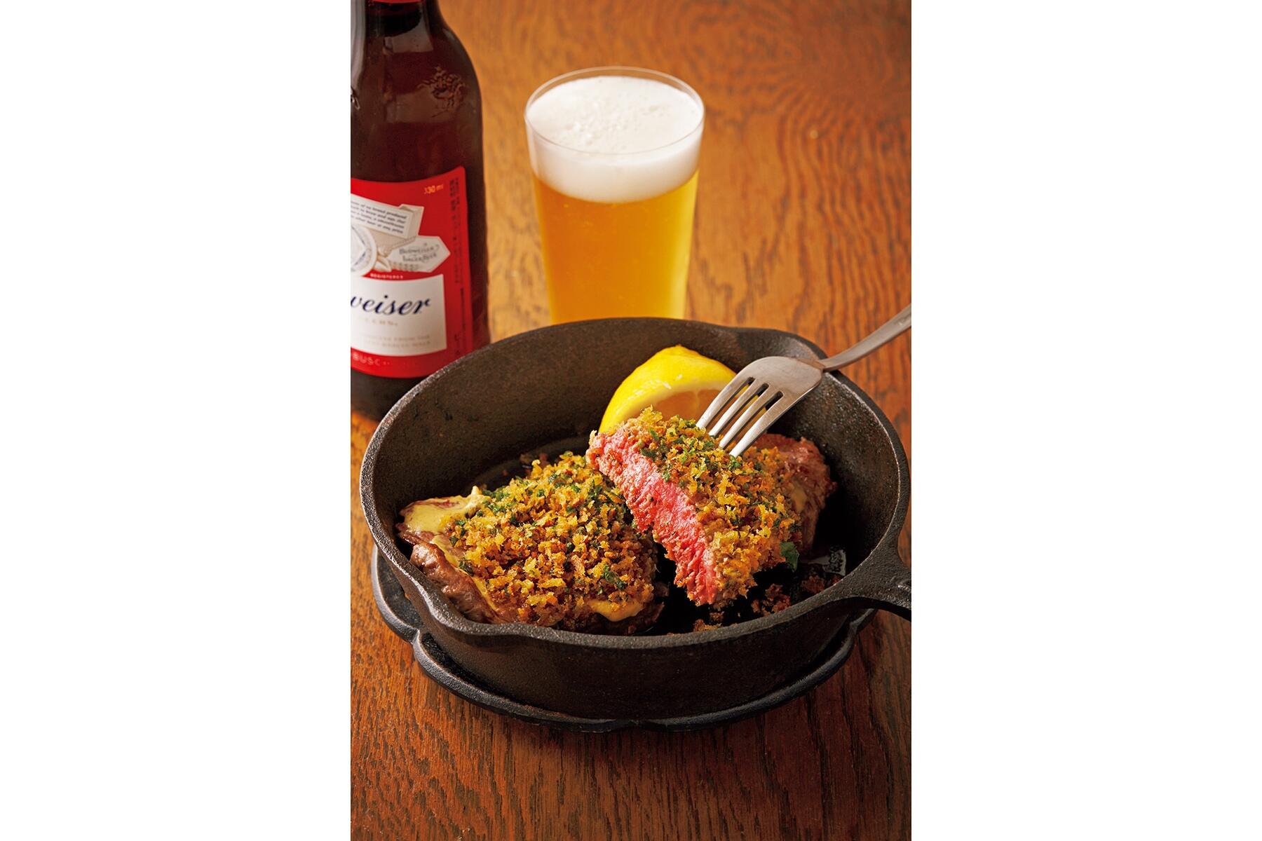 香りパン粉で味わい深まる“クリスピー・ステーキ”