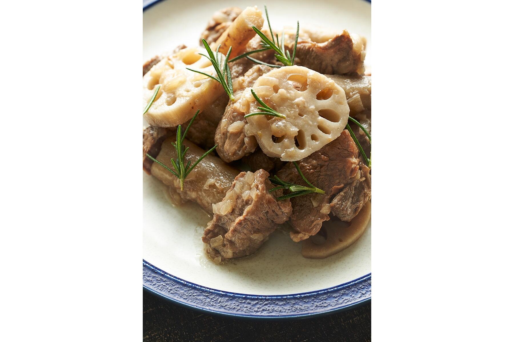 シェリー酒香る“豚肉と根菜のシェリー酒煮込み”