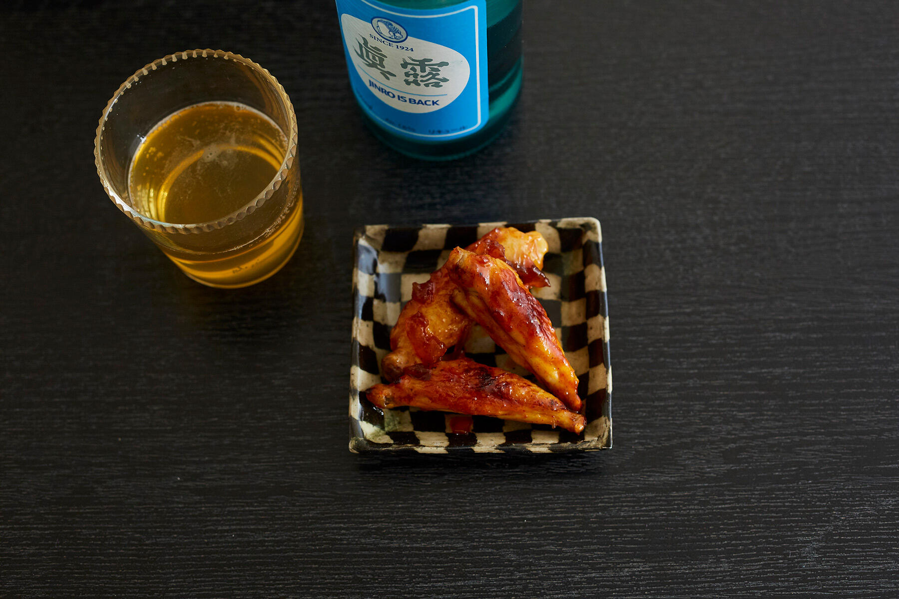 柚子の香りが酒を呼ぶ“手羽スペアリブ柚子茶コチュジャン焼き”