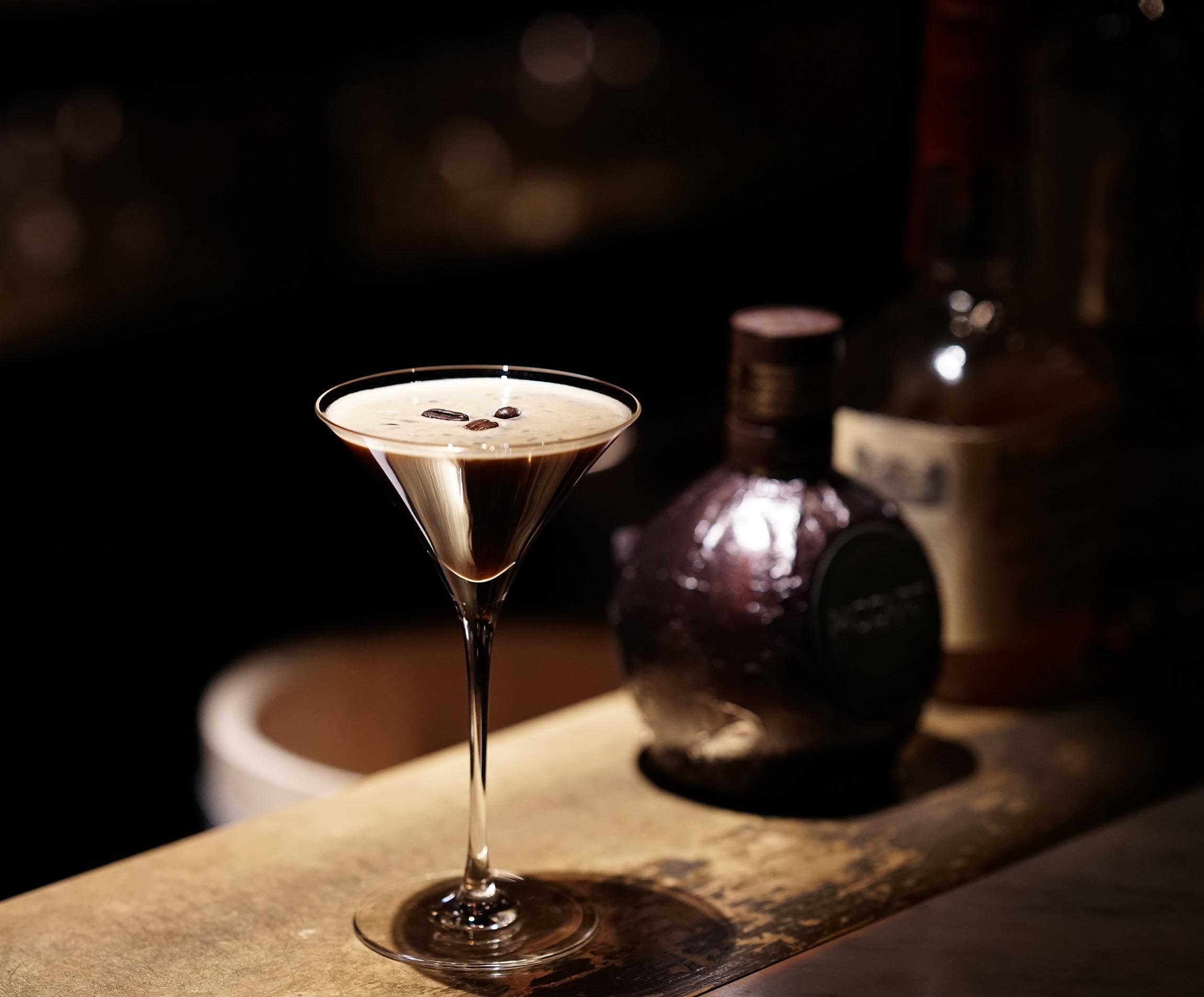 コーヒーカクテルをめぐる、バーテンダーとバリスタの考察。