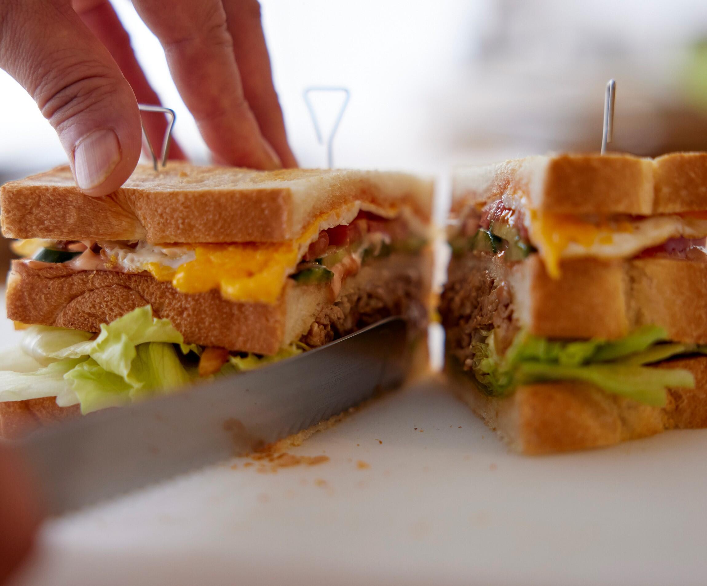 坂田阿希子さんの「洋食店のサンドイッチ」
