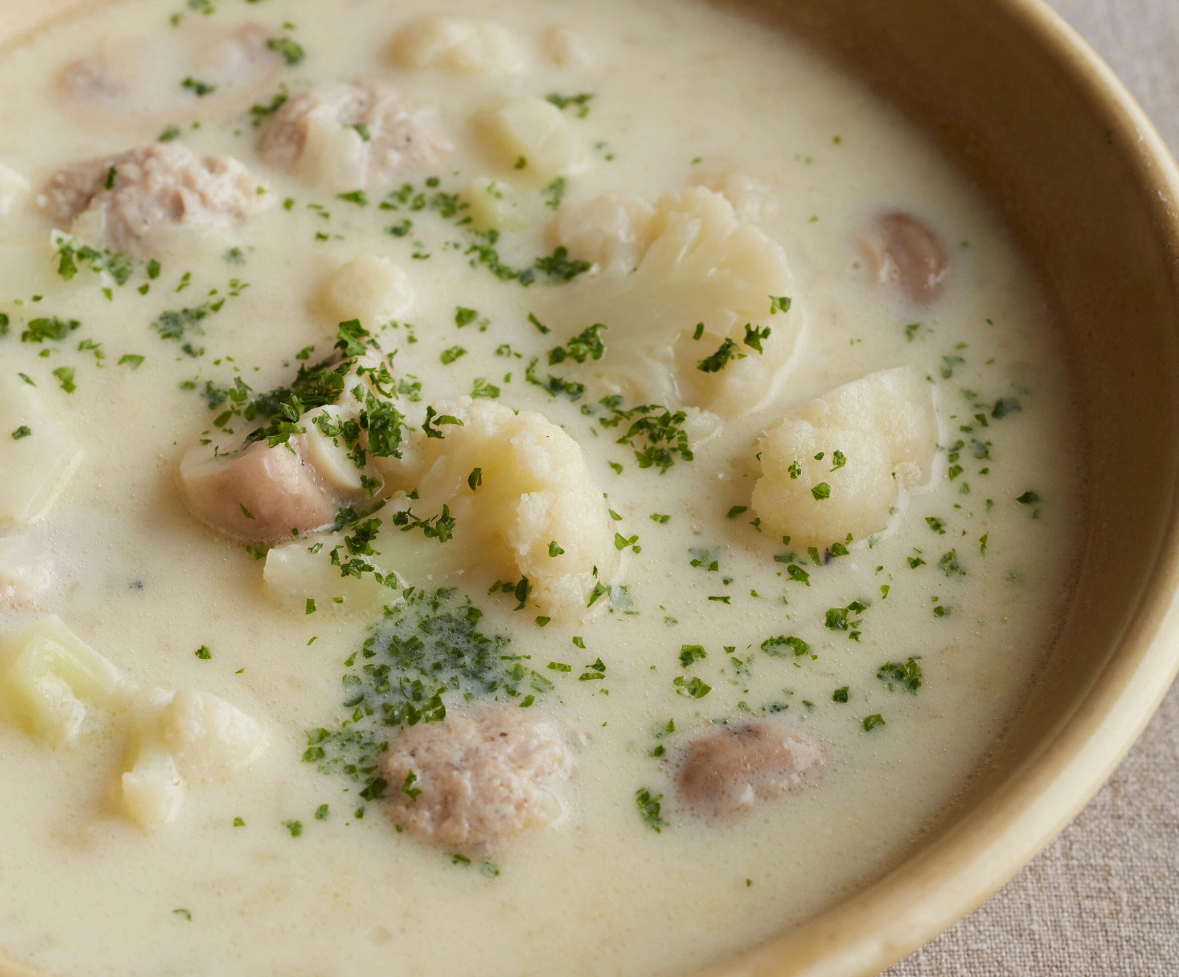 カリフラワーとミートボールのクリームスープ