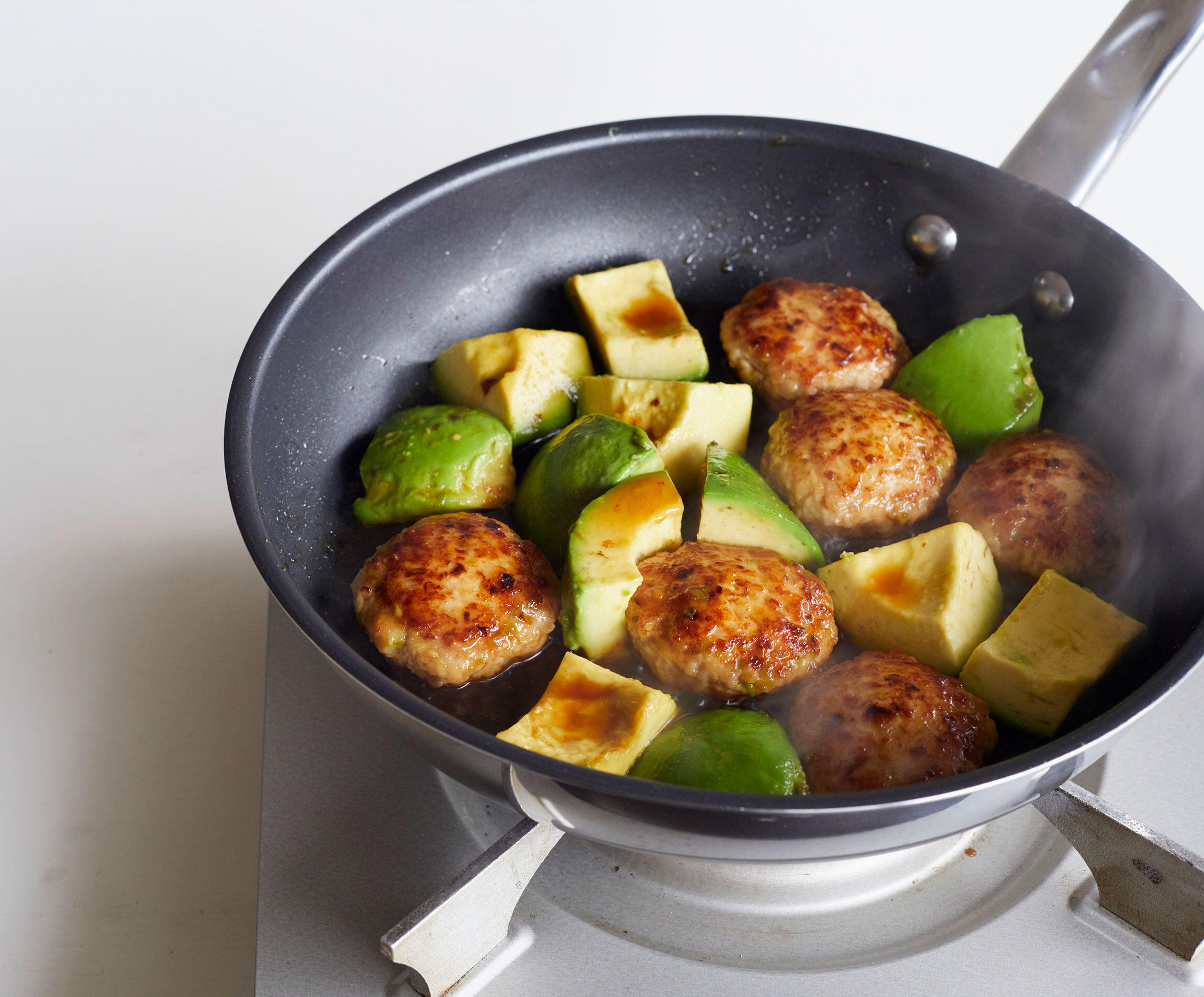 白いごはんに合うアボカドレシピ