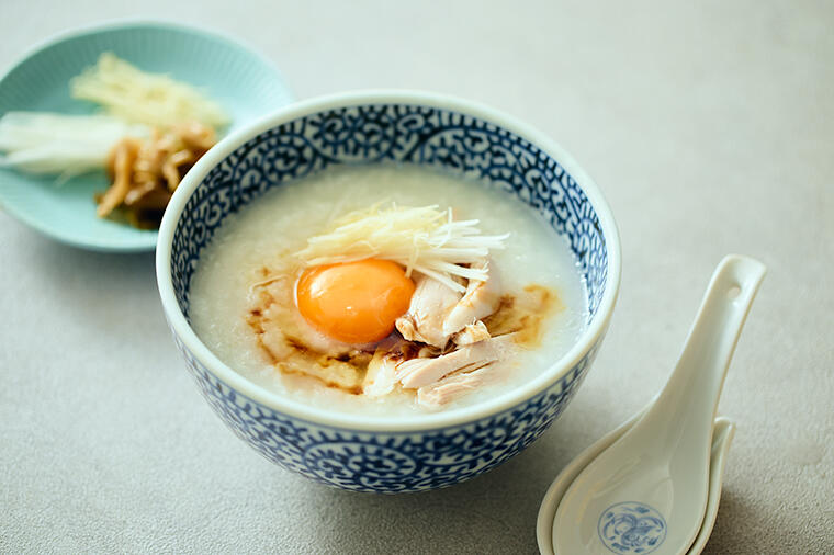 鶏と卵、親子粥の決定版！鶏だしがじんわり沁みる「中華の鶏粥」／4月18日の『たまごスープ日めくりカレンダー』