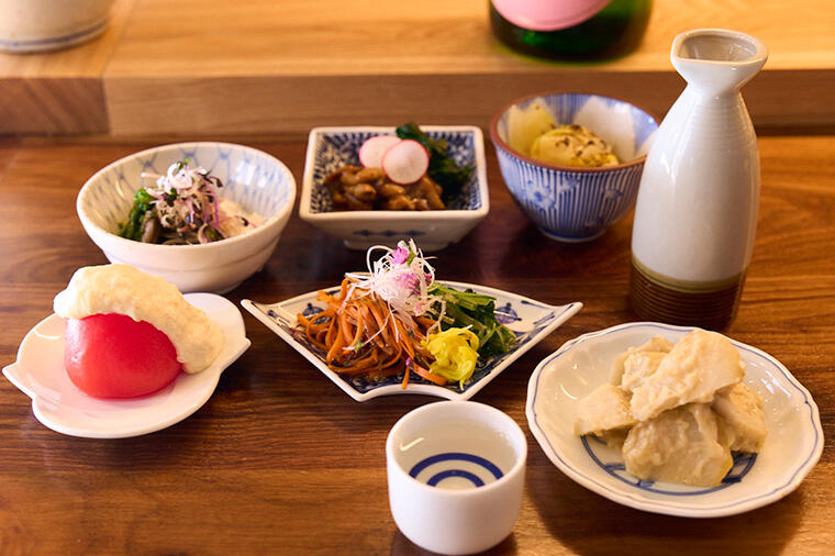 【酒よし肴よしの新名店　三軒茶屋「せきらら」】市場直送の地場野菜と30種を超える県産の日本酒。究極の