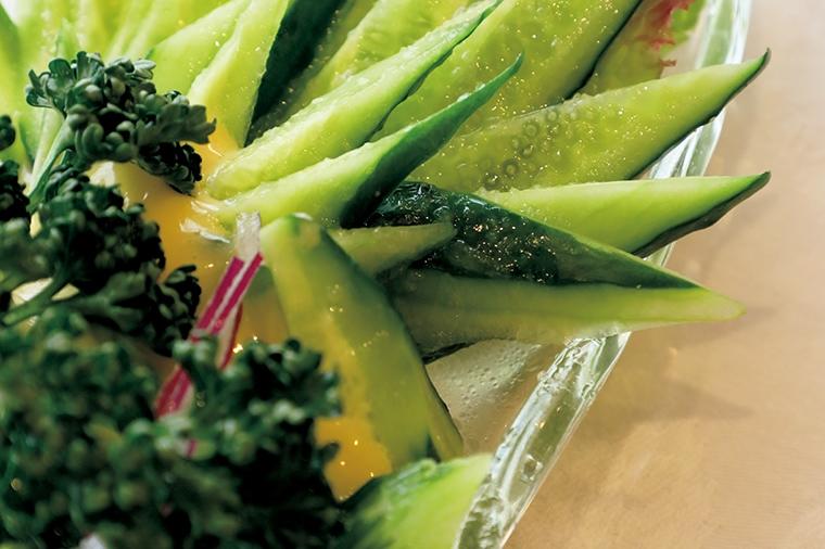 孔雀のような美しい盛りつけの