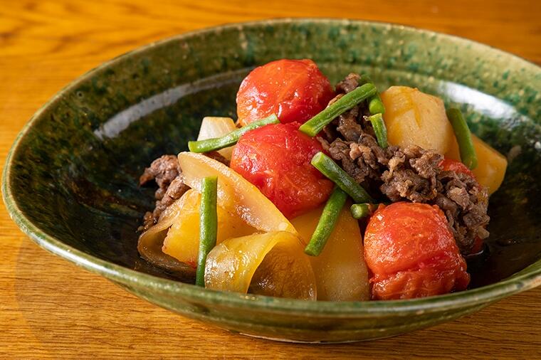 濃口ごま油で絶品！トマト肉じゃが