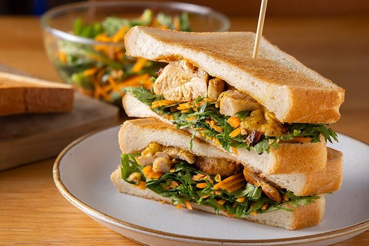 濃口ごま油が香る!野菜たっぷりトーストサンドイッチ