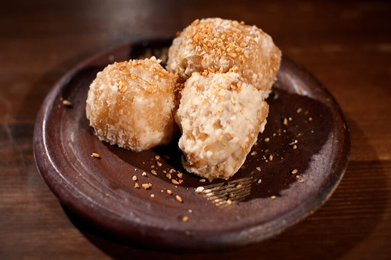 手間の分だけ味わい深く。滋味あふれる一品「里芋から揚げ」