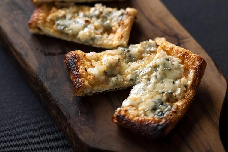 旨味爆発！濃厚チーズつまみレシピ4選