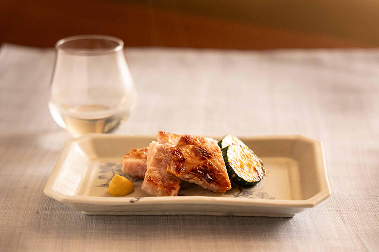 ラップでOK！味噌漬けの概念が変わる、味噌床いらずの「豚の味噌漬け焼き」