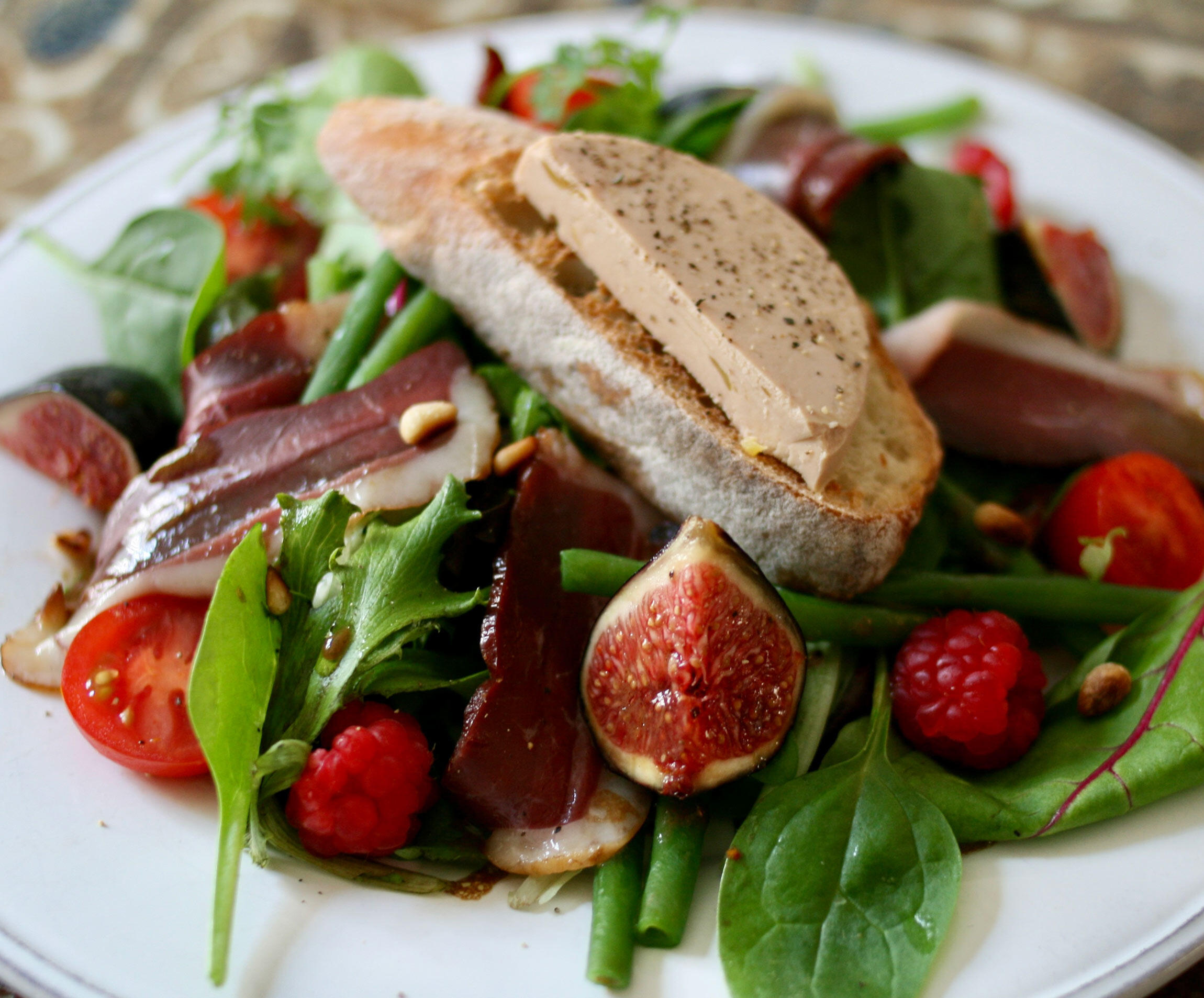 辻仁成の“パリ・サラダ”