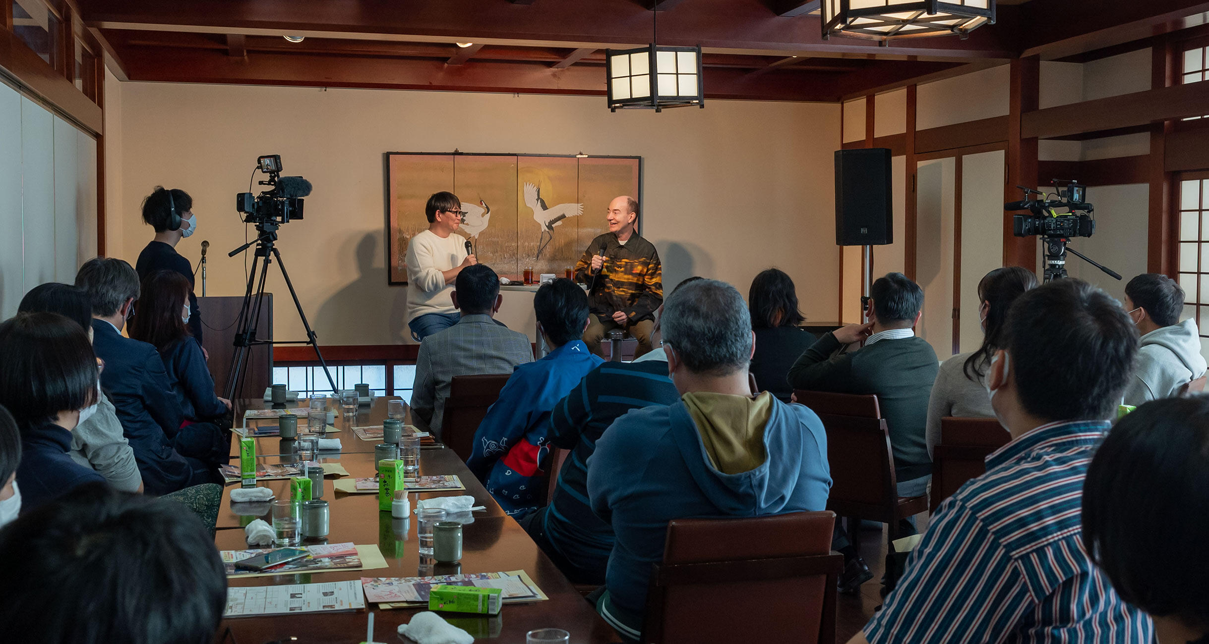 「おきゃく」文化とは何か？　対談：日本文学研究者ロバート キャンベルさん×編集長・植野