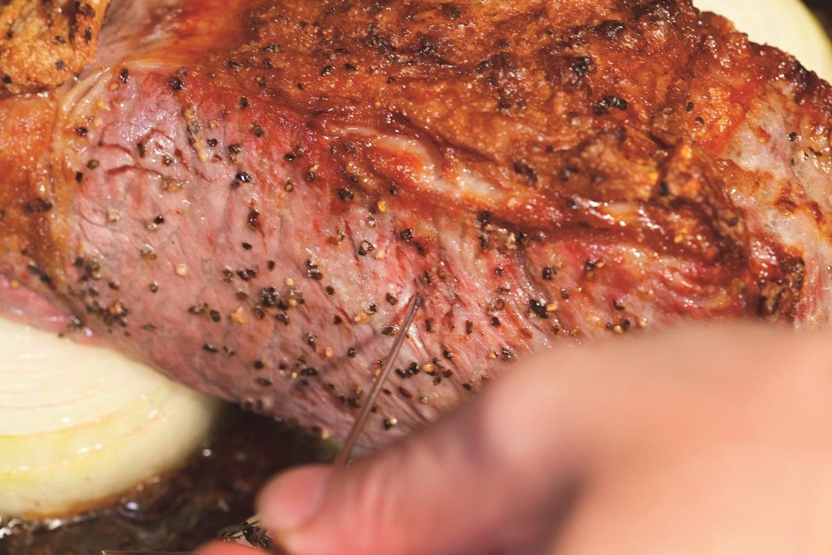 オーブンから出したローストビーフ