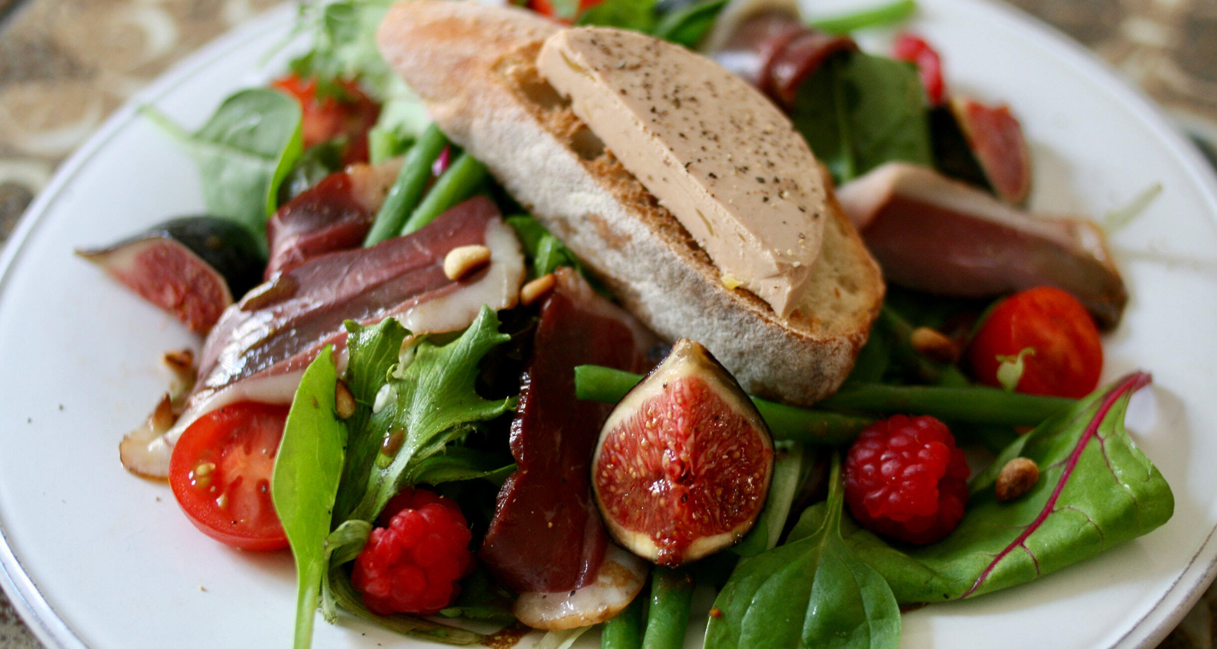 辻仁成の“パリ・サラダ”