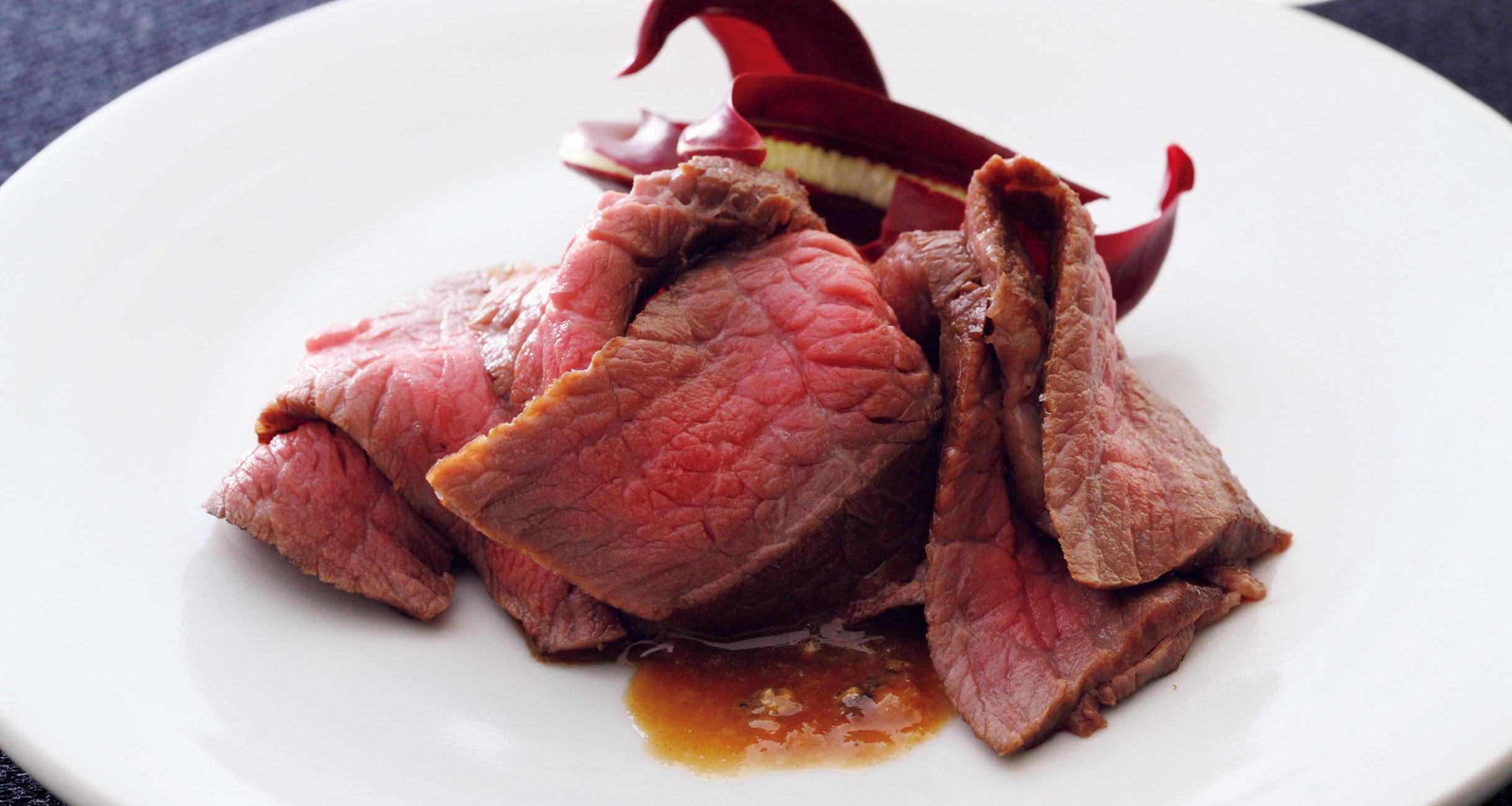 「パッソ・ア・パッソ」の家飲みを彩る肉つまみ