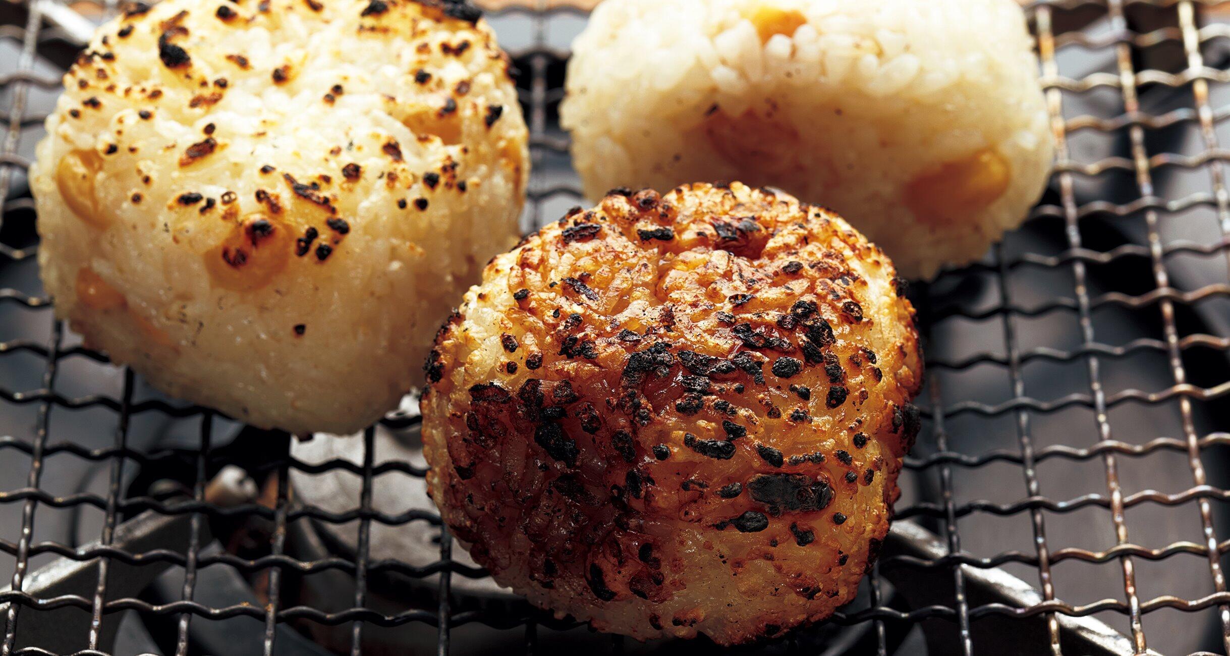 酒呑みの心を鷲掴む焼きおにぎり