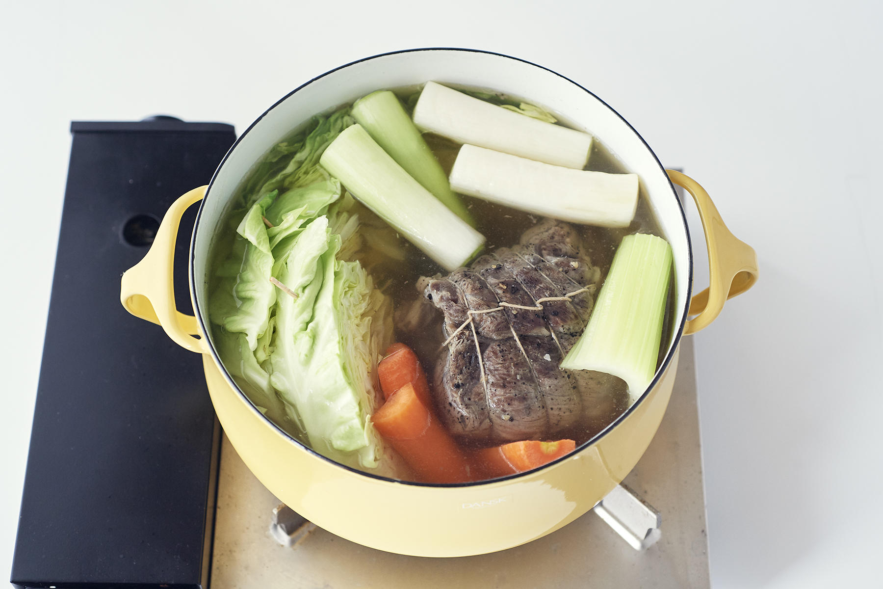 具の野菜を煮る